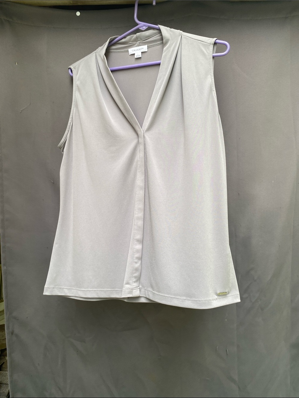Calvin Klein Light Gray V-Neck Sleeveless Camisole
